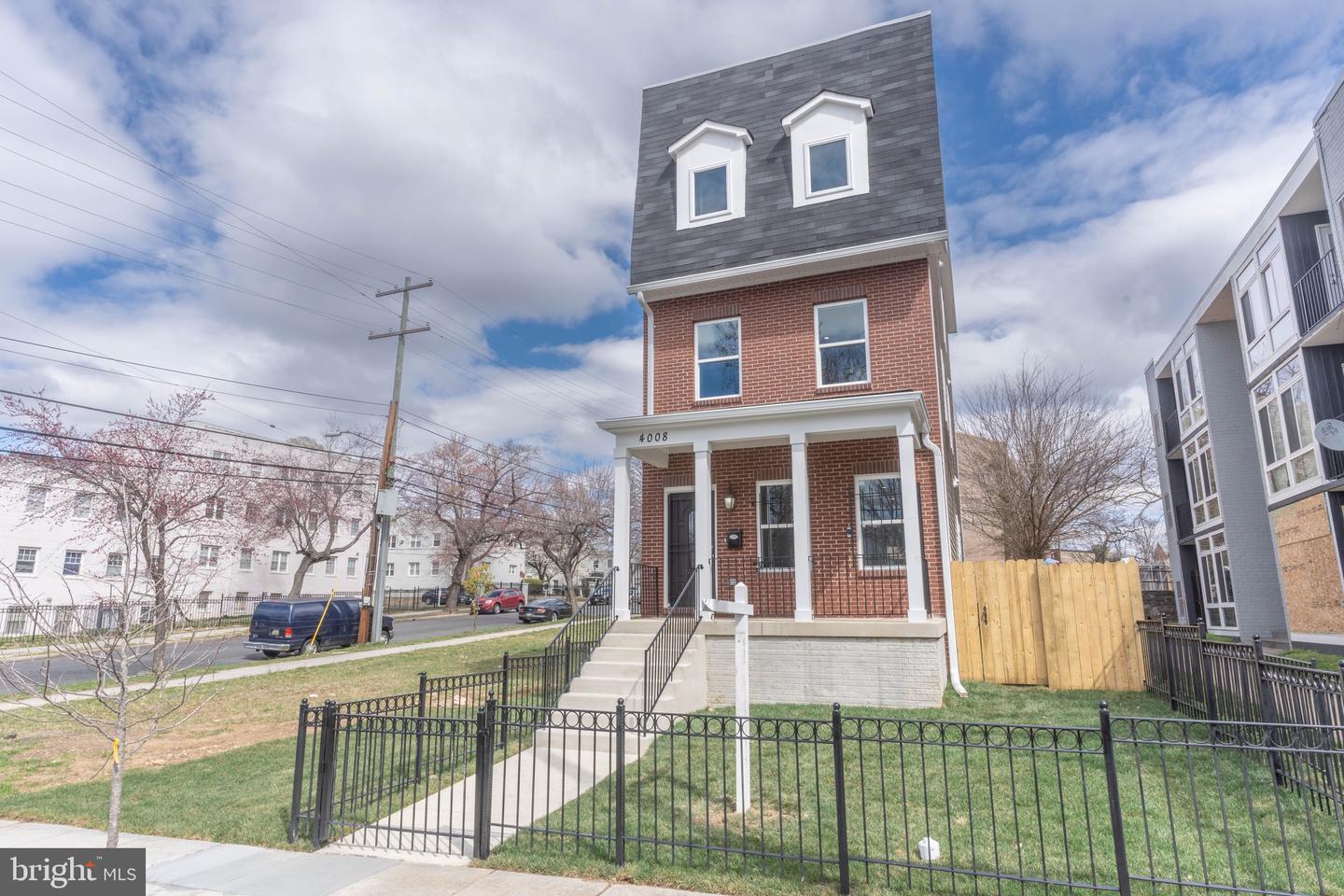 4008 9th Street Southeast